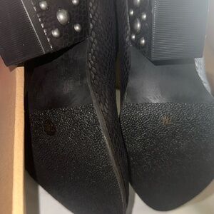 Stylish western ankle boot